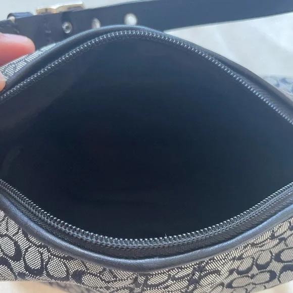 𝘊𝘰𝘢𝘤𝘩 𝘔𝘪𝘯𝘪 𝘗𝘶𝘳𝘴𝘦🖤 - Picture 5 of 5